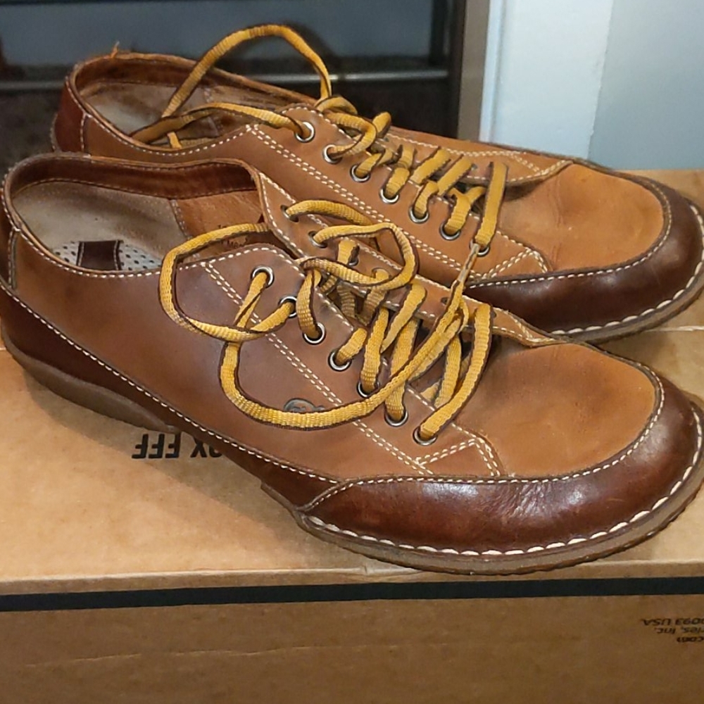 Born leather shoes